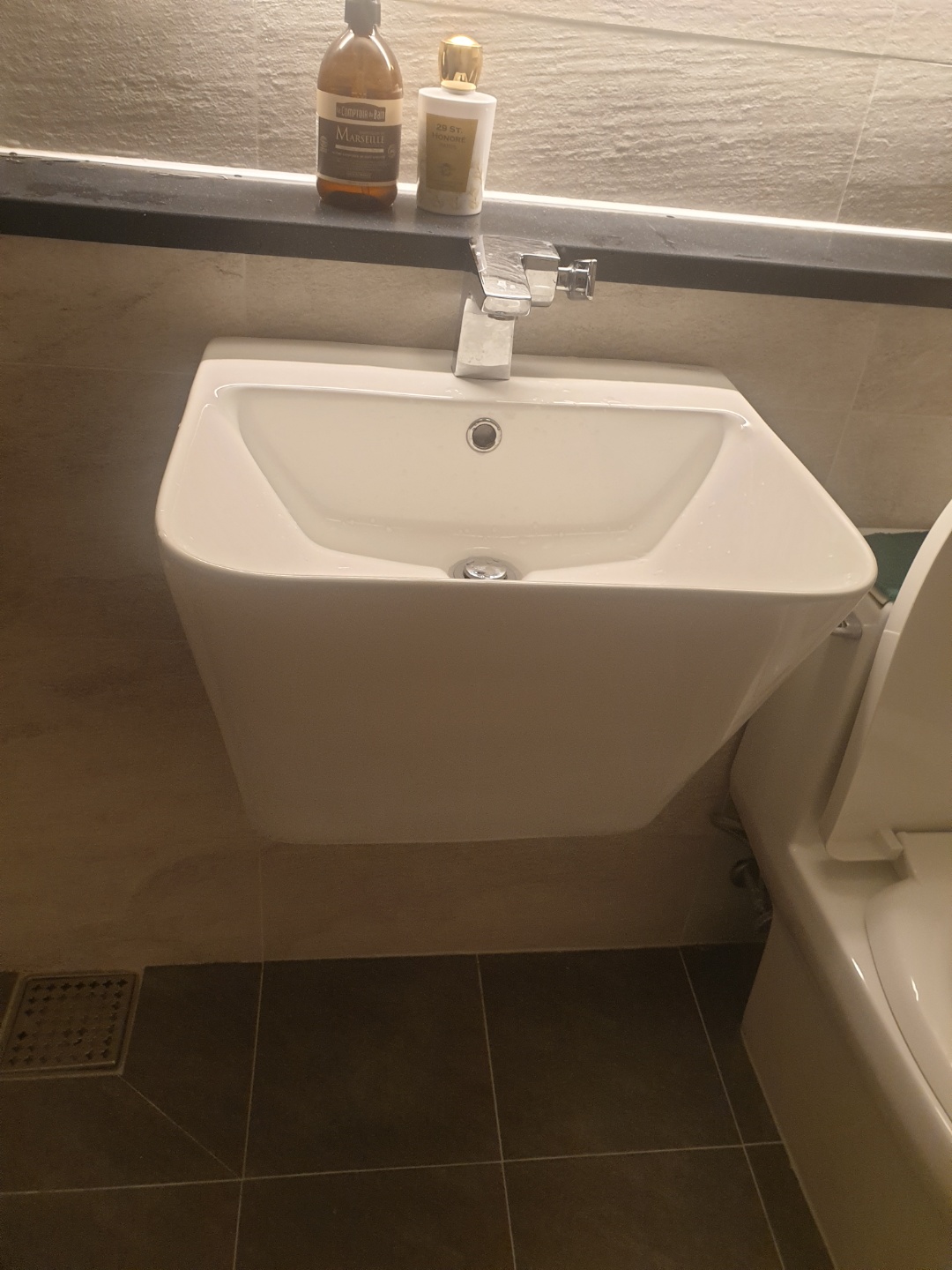 /user/f/fixyourplace/editor/2106/01694e858894f3b2065e6115b834ae1a_1624107938_2317.jpg 이미지크게보기