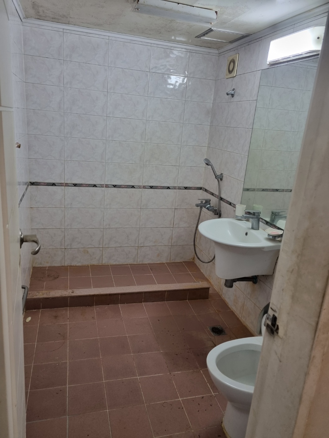 /user/f/fixyourplace/editor/2306/e152498a178f3e6e73ccc049be728686_1686488459_2515.jpg 이미지크게보기