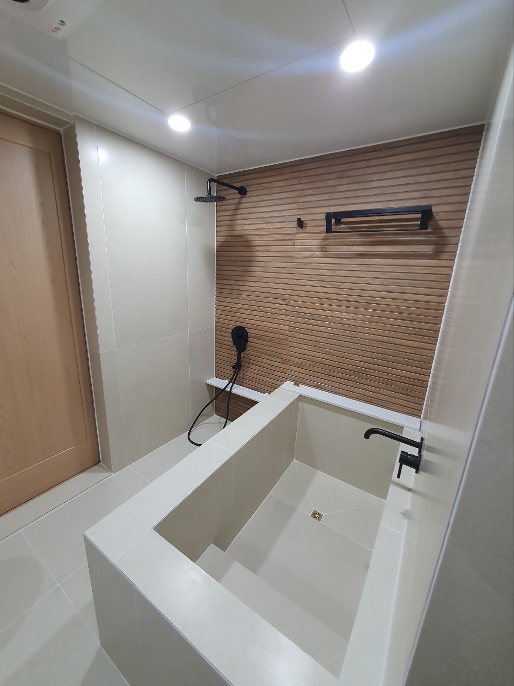 /user/f/fixyourplace/editor/2306/e152498a178f3e6e73ccc049be728686_1686488713_2436.jpg 이미지크게보기